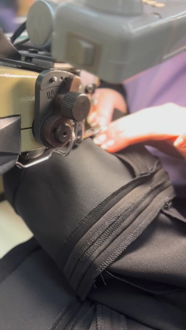 ルイス！！

#縫製工場 
#garmentfactory 
#藤原洋装 
#madeinjapan 
#yosofujiwara 
#ブラックフォーマル 
#sewing 
#秋田県 
#横手市