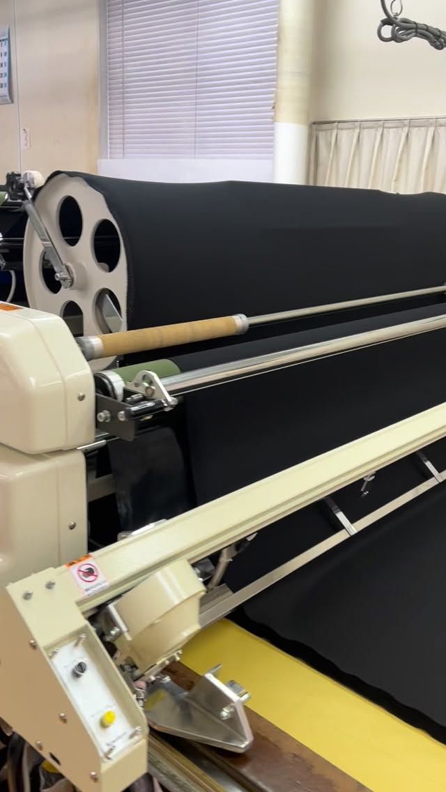 表地の延反！！

#縫製工場 
#garmentfactory 
#藤原洋装 
#yosofujiwara 
#madeinjapan 
#ブラックフォーマル 
#横手市 
#増田町